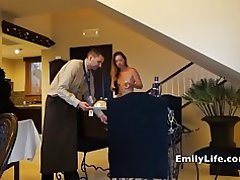 Голі дівчата відкрити двері для обслуговування номерів